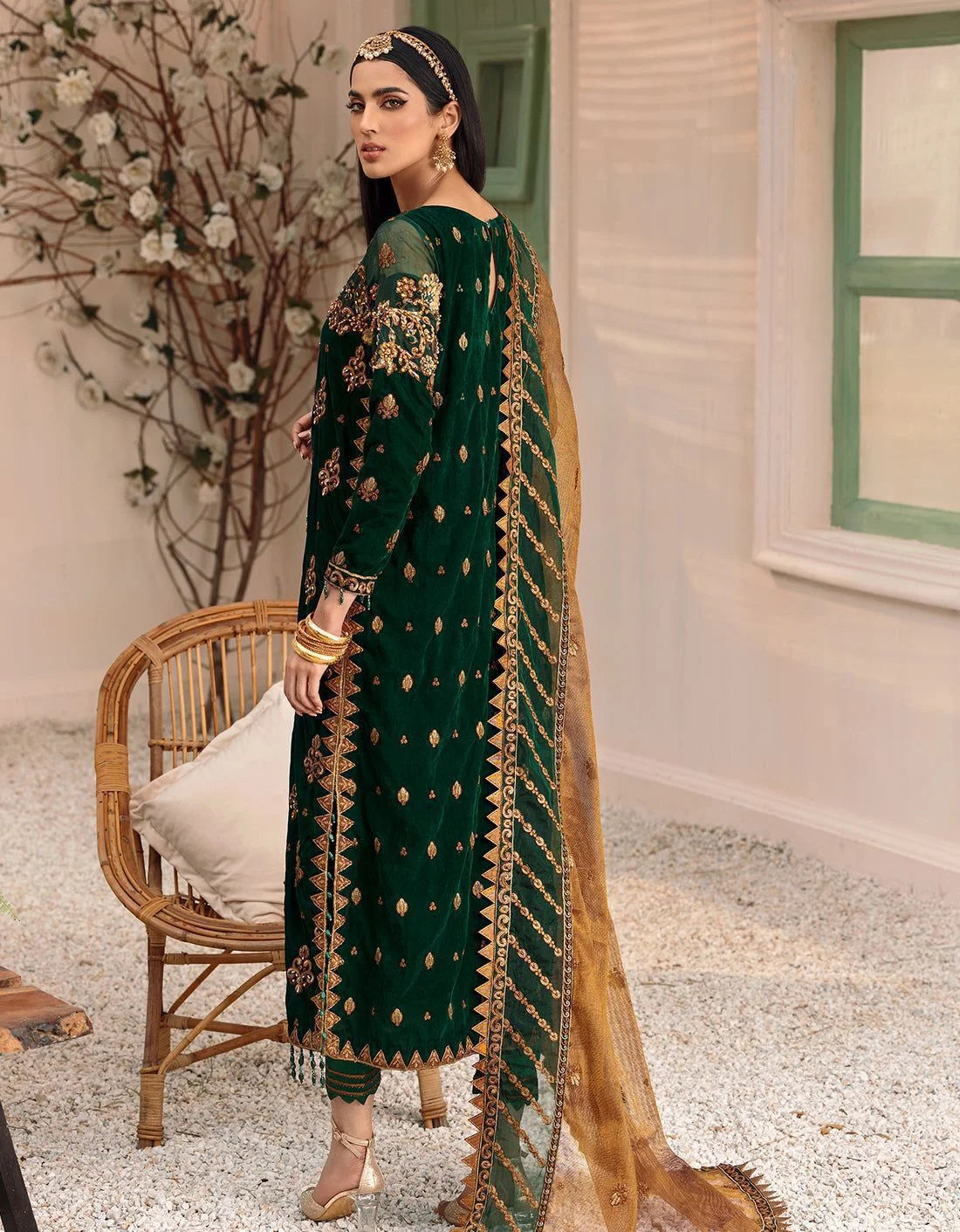 Emaan Adeel Makhmal Unstitched Luxury Velvet 3Pc Embroidered Suit