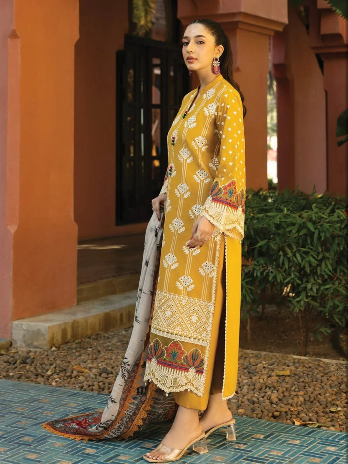 ZAINAB CHOTTANI EMBROIDERED LUXURY LAWN COLLECTION